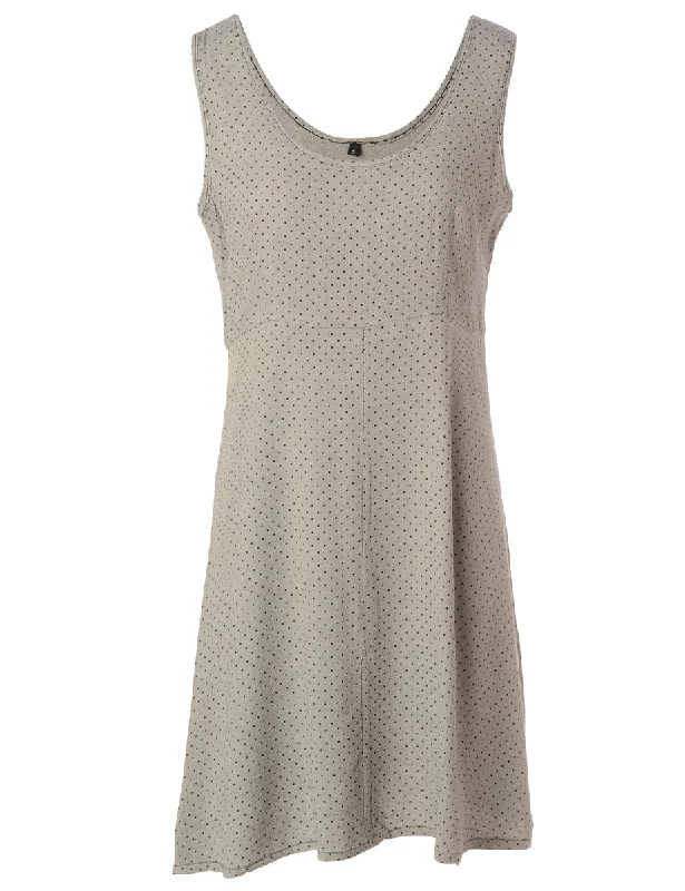 Label Sleeveless Short Dress