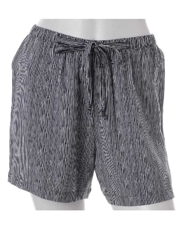 Label Striped Summer Shorts